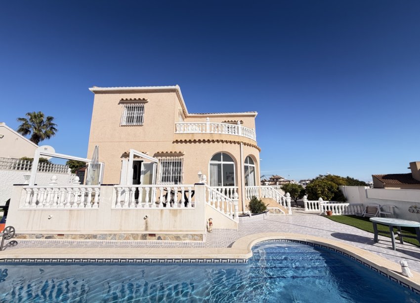 Resale - Villa - Orihuela Costa - Villamartin