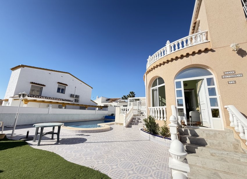 Resale - Villa - Orihuela Costa - Villamartin