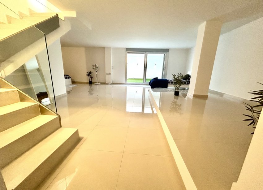 Resale - Villa - Orihuela Costa - Villamartin