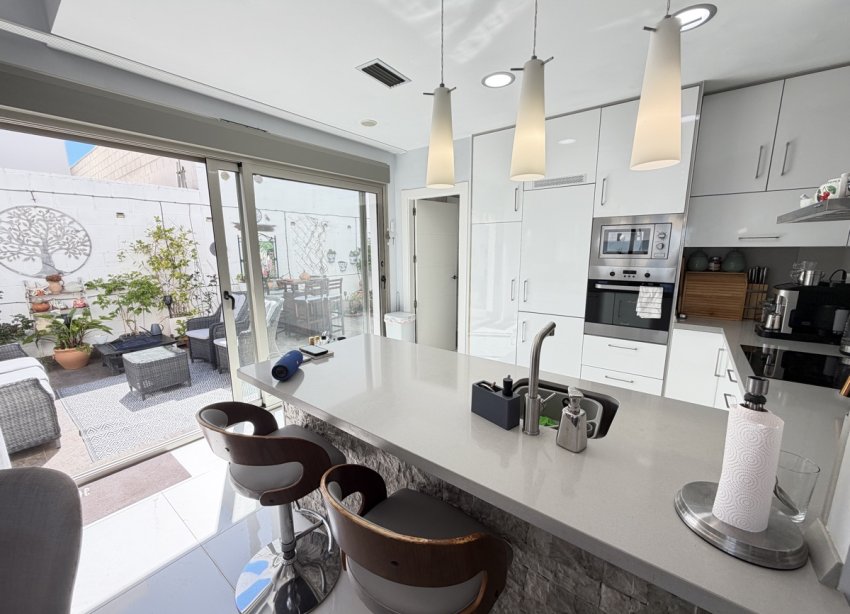 Resale - Villa - Orihuela Costa - Villamartin