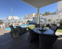 Resale - Villa - Orihuela Costa - Villamartin