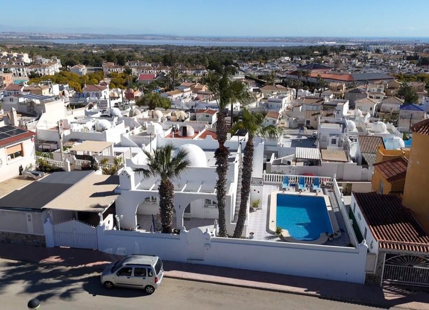 Resale - Villa - Orihuela Costa - Villamartin