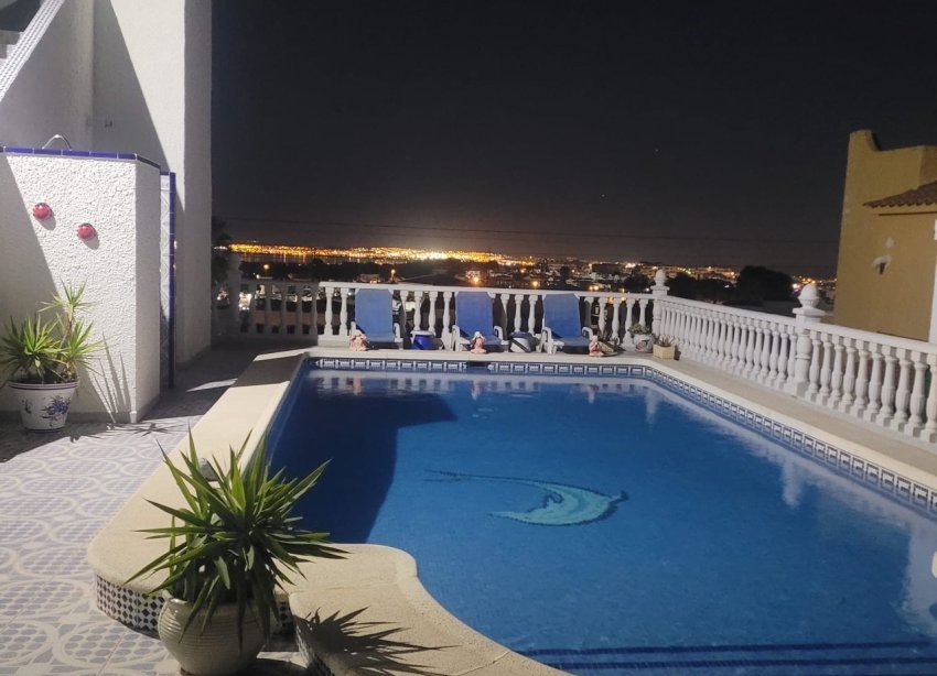 Resale - Villa - Orihuela Costa - Villamartin