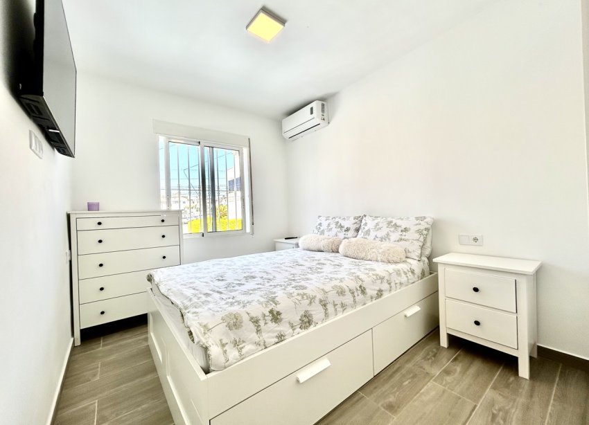 Resale - Villa - Orihuela Costa - Villamartin