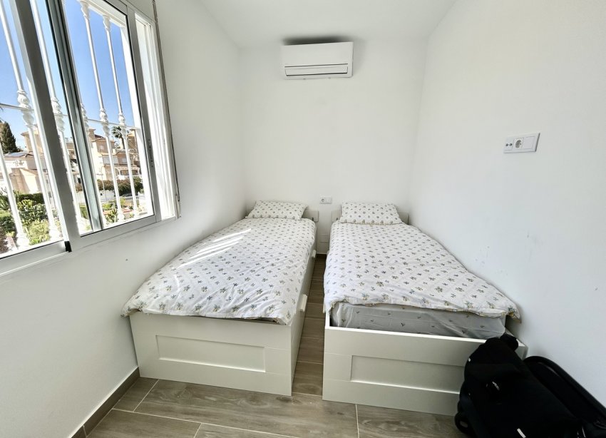 Resale - Villa - Orihuela Costa - Villamartin