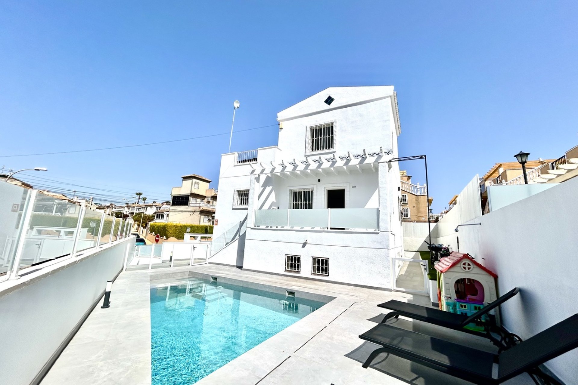 Resale - Villa - Orihuela Costa - Villamartin