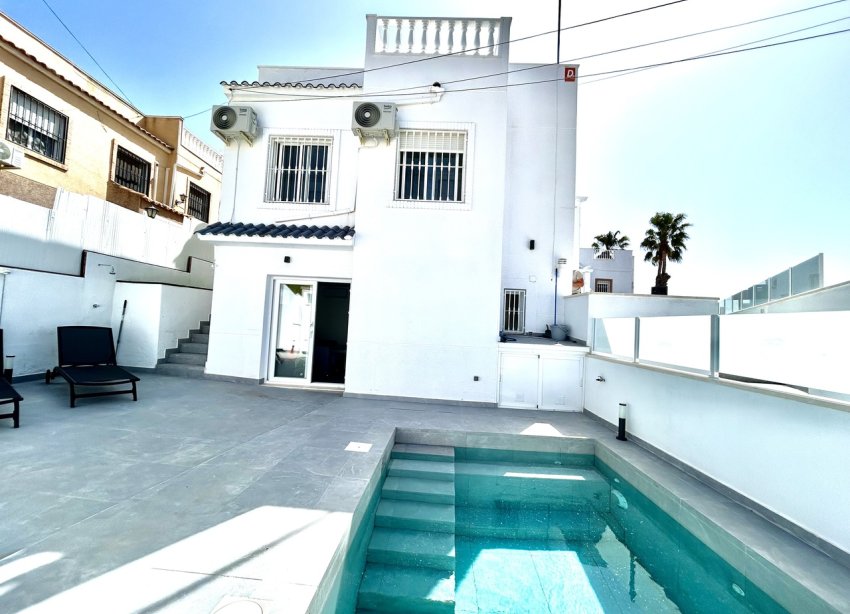 Resale - Villa - Orihuela Costa - Villamartin