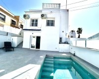 Resale - Villa - Orihuela Costa - Villamartin
