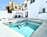 Resale - Villa - Orihuela Costa - Villamartin
