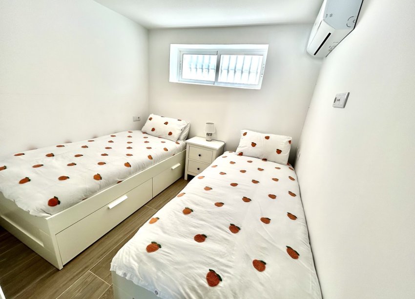 Resale - Villa - Orihuela Costa - Villamartin