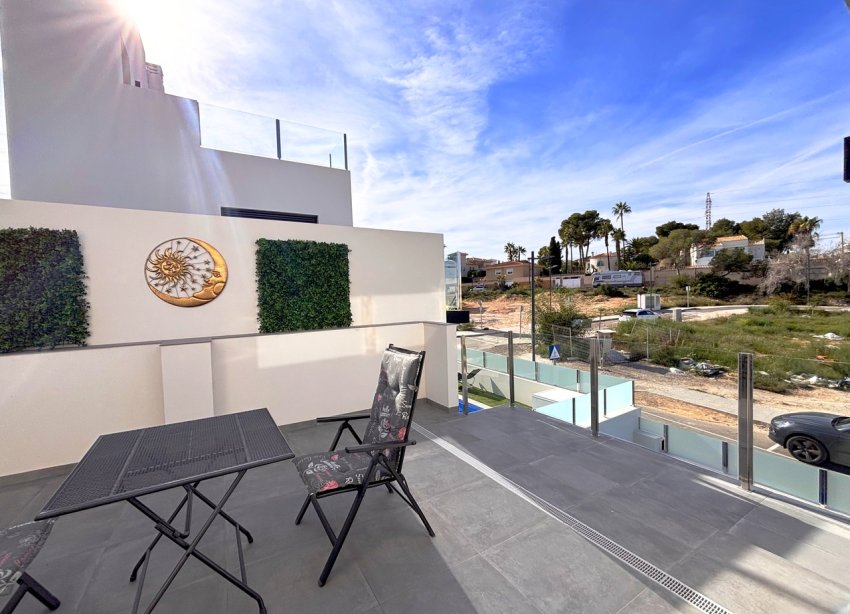 Resale - Villa - Orihuela Costa - Villamartín