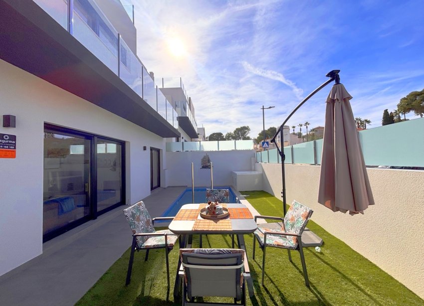 Resale - Villa - Orihuela Costa - Villamartín