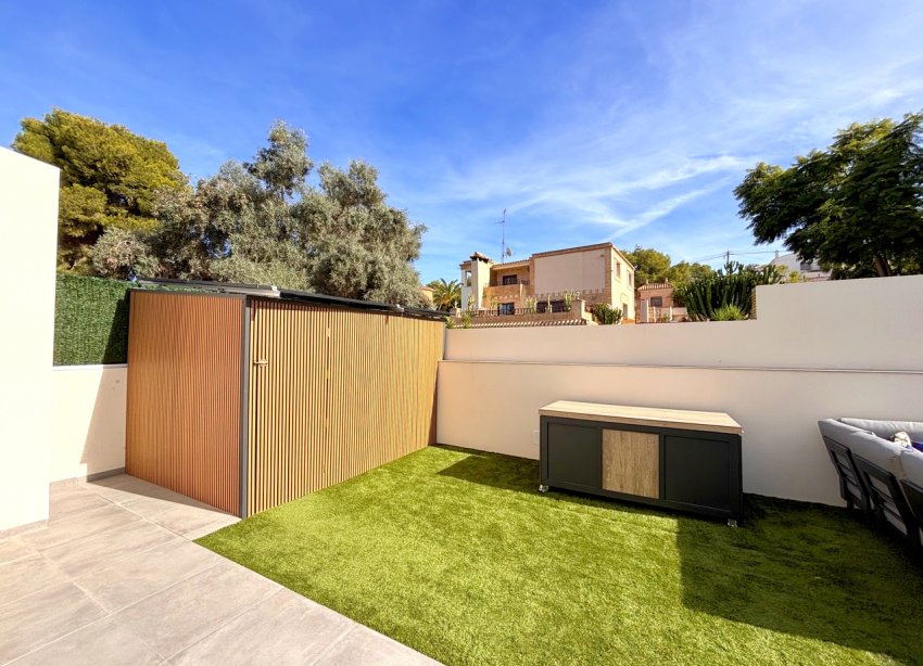 Resale - Villa - Orihuela Costa - Villamartín