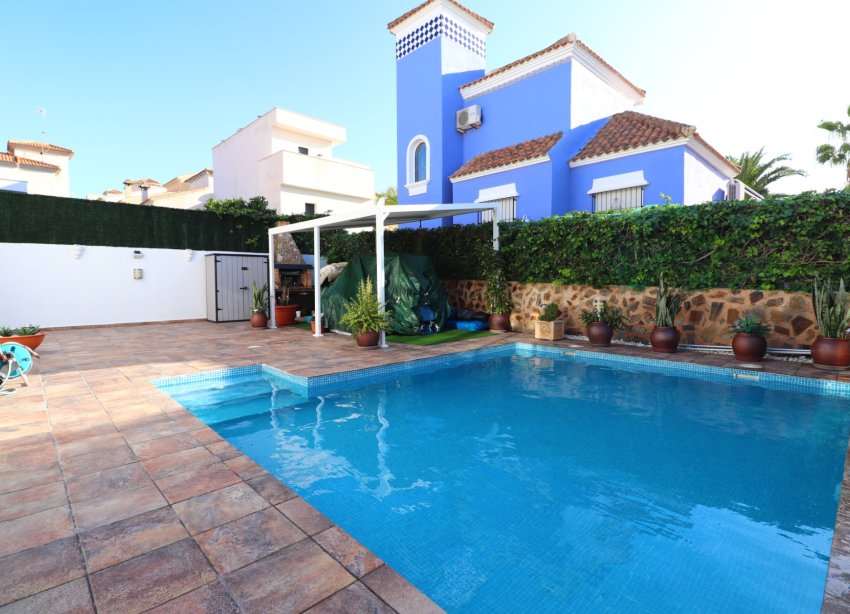 Resale - Villa - Orihuela Costa - Villamartín