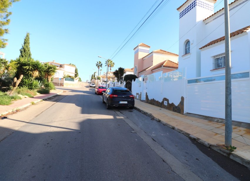 Resale - Villa - Orihuela Costa - Villamartín