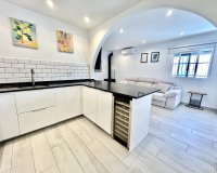 Resale - Villa - Orihuela Costa - Villamartín