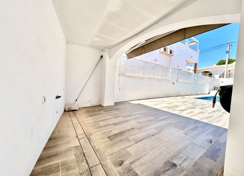 Resale - Villa - Orihuela Costa - Villamartín