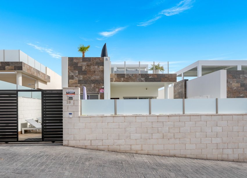 Resale - Villa - Orihuela Costa - Villamartín