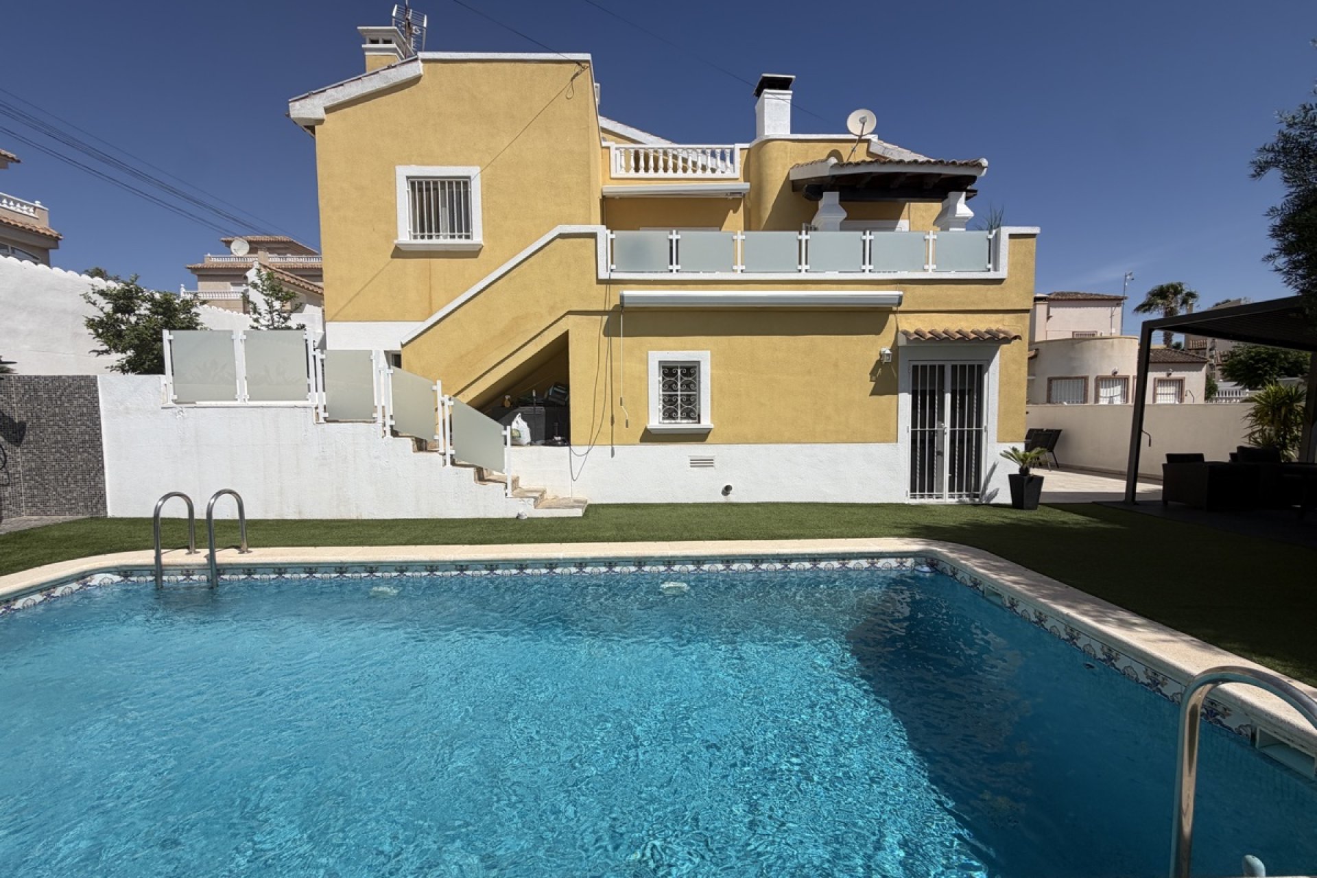 Resale - Villa - Orihuela Costa - Villamartín