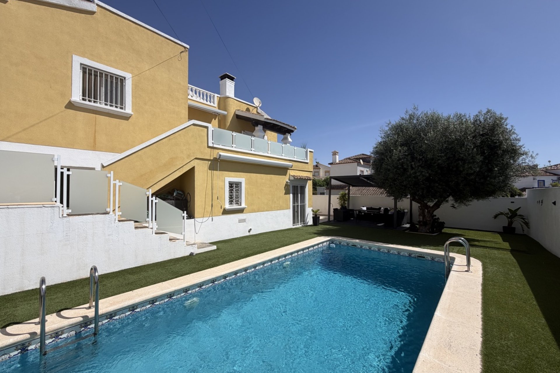 Resale - Villa - Orihuela Costa - Villamartín