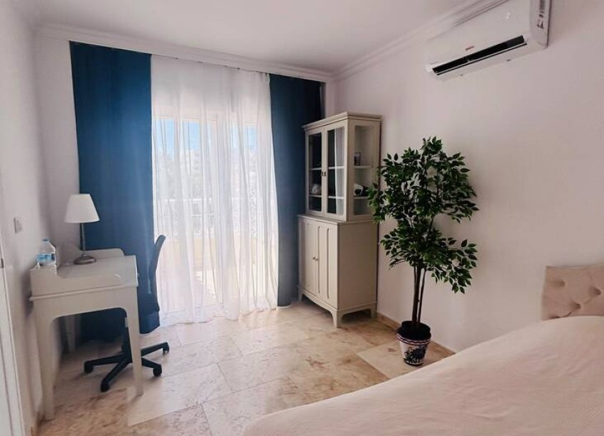 Resale - Villa - Orihuela Costa - Villamartín
