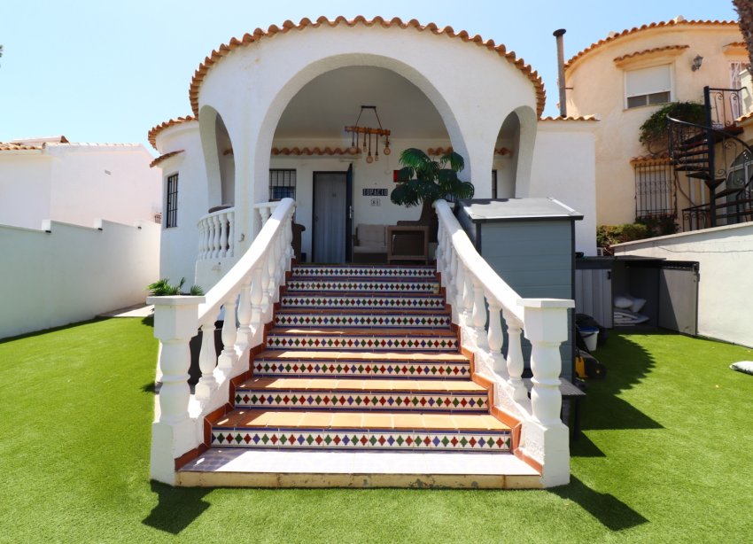 Resale - Villa - Orihuela Costa - Villamartín
