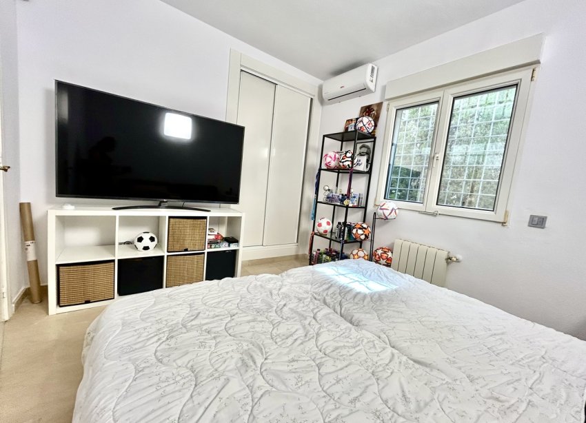 Resale - Villa - Orihuela Costa - Villamartín