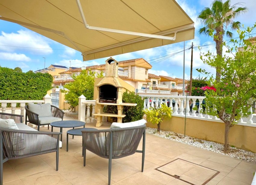 Resale - Villa - Orihuela Costa - Villamartín