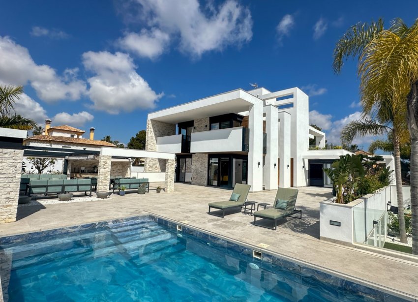 Resale - Villa - Orihuela Costa - Villamartín