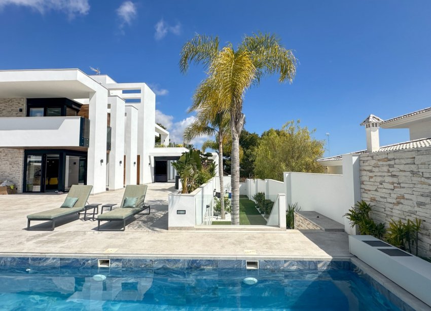 Resale - Villa - Orihuela Costa - Villamartín