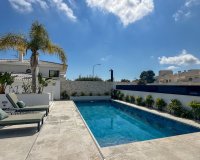 Resale - Villa - Orihuela Costa - Villamartín
