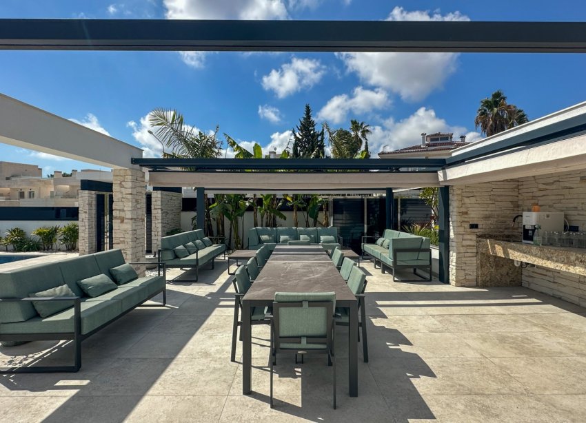 Resale - Villa - Orihuela Costa - Villamartín