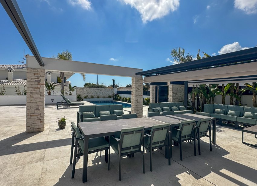 Resale - Villa - Orihuela Costa - Villamartín