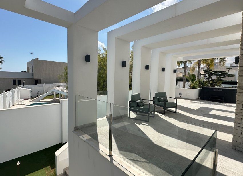 Resale - Villa - Orihuela Costa - Villamartín