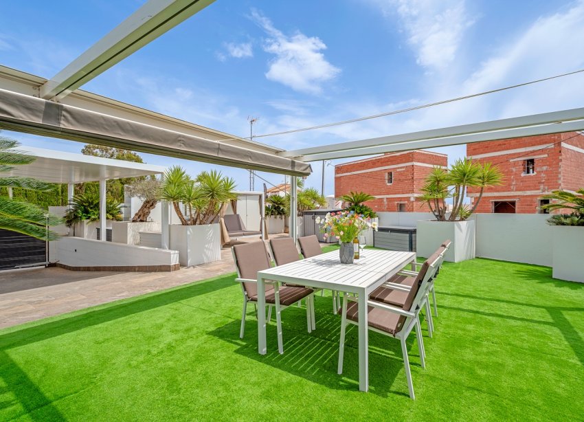Resale - Villa - Orihuela Costa - Villamartín