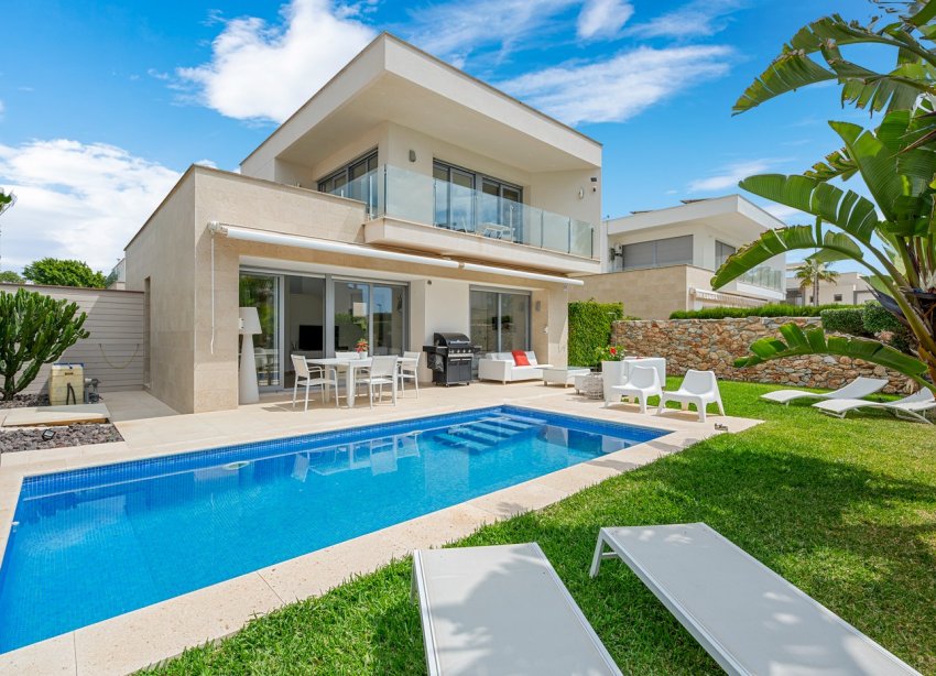 Resale - Villa - Orihuela Costa - Vistabella Golf