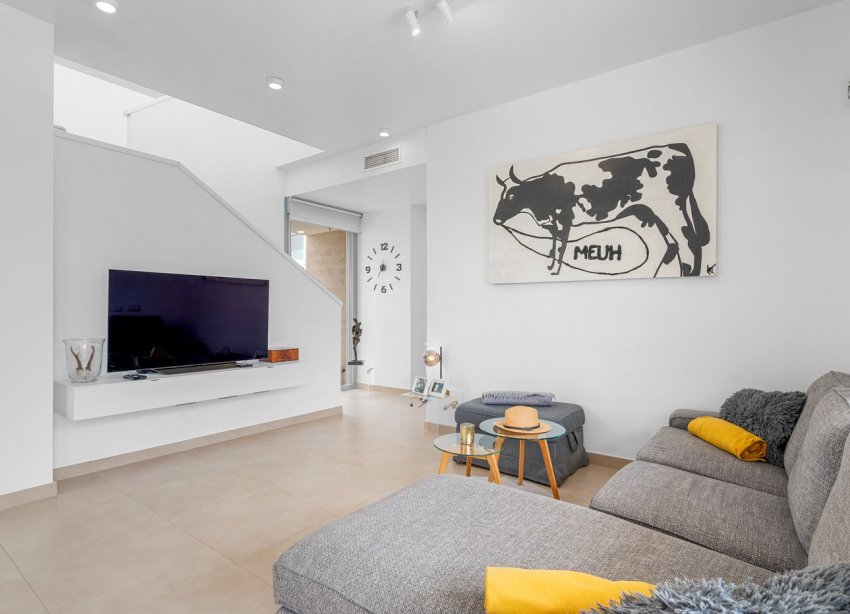 Resale - Villa - Orihuela Costa - Vistabella Golf