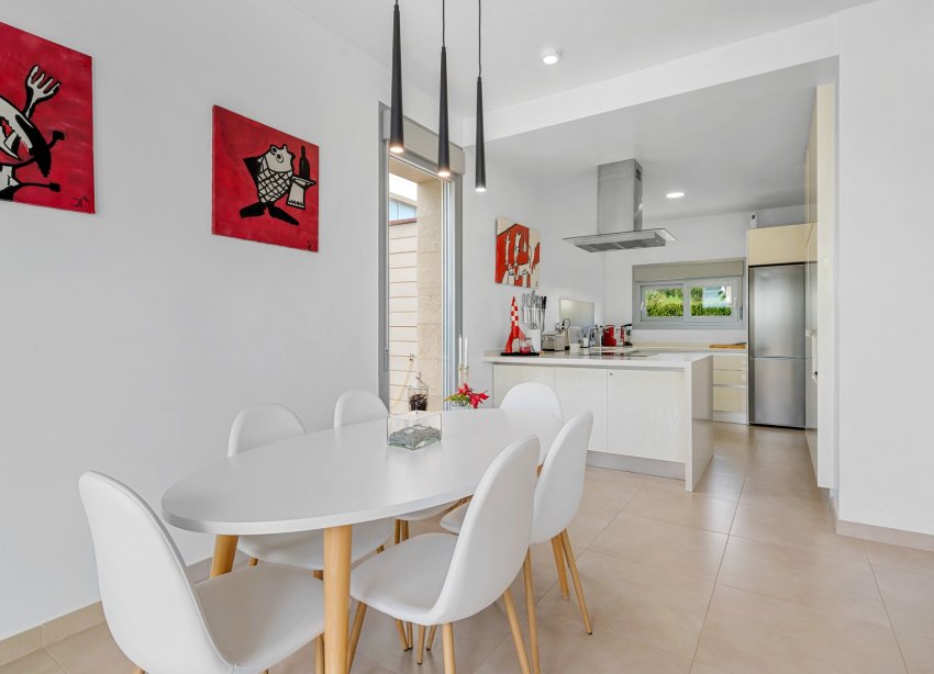 Resale - Villa - Orihuela Costa - Vistabella Golf