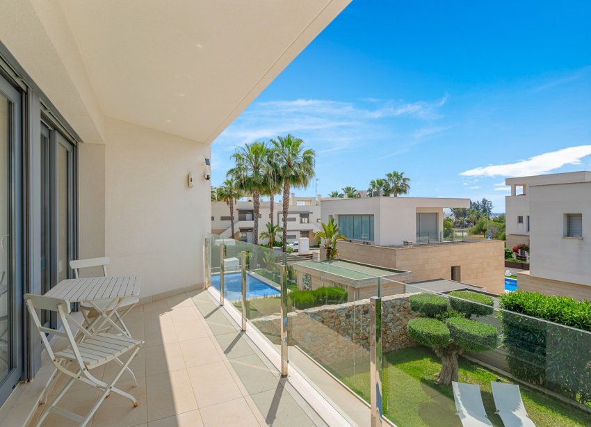 Resale - Villa - Orihuela Costa - Vistabella Golf