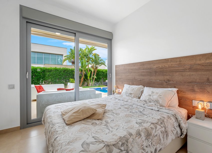 Resale - Villa - Orihuela Costa - Vistabella Golf