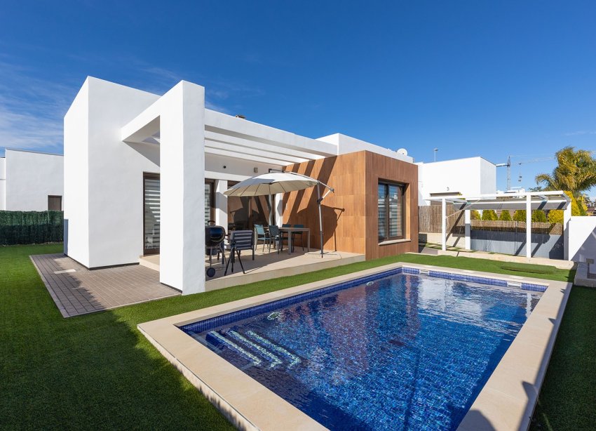 Resale - Villa - Orihuela Costa - Vistabella Golf