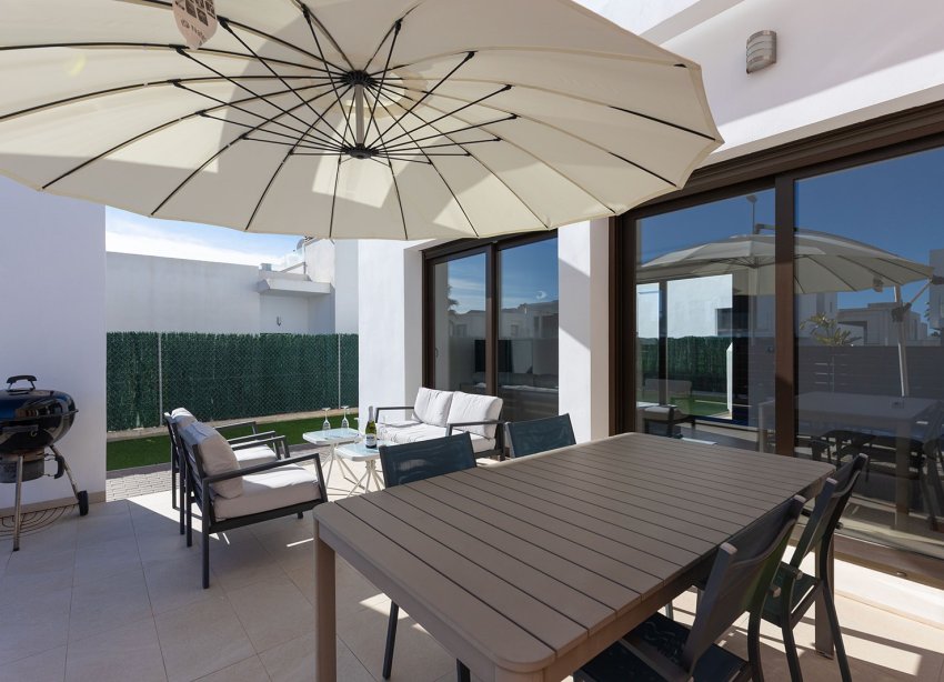 Resale - Villa - Orihuela Costa - Vistabella Golf