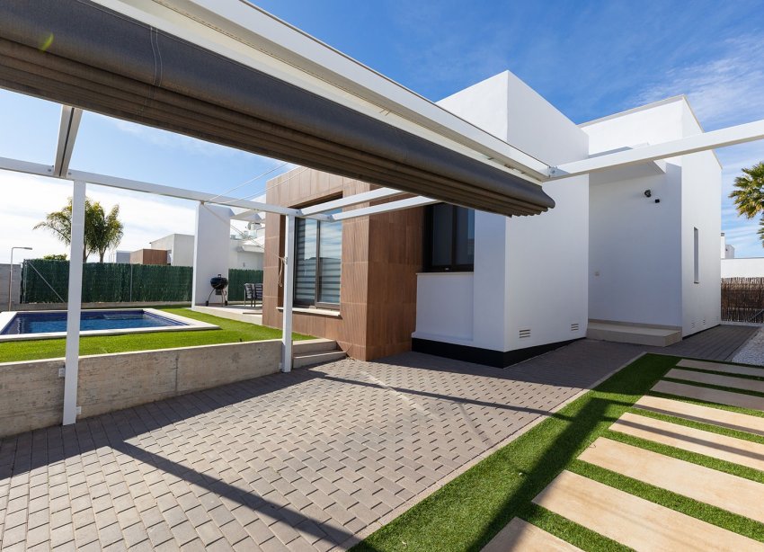 Resale - Villa - Orihuela Costa - Vistabella Golf