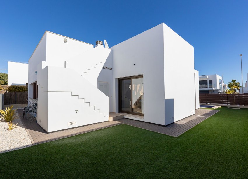 Resale - Villa - Orihuela Costa - Vistabella Golf