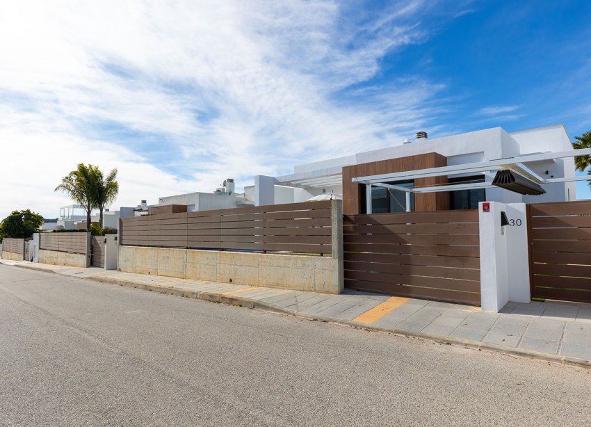 Resale - Villa - Orihuela Costa - Vistabella Golf