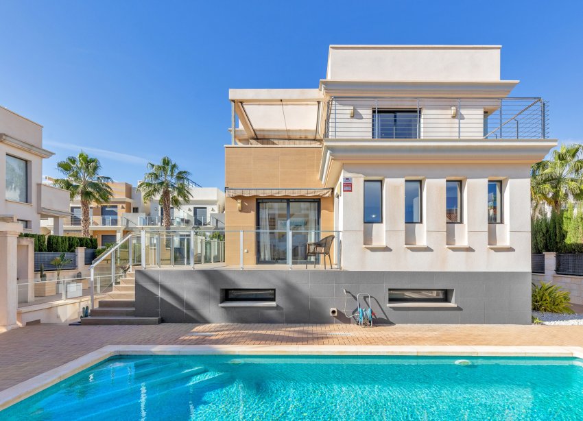 Resale - Villa - Orihuela Costa