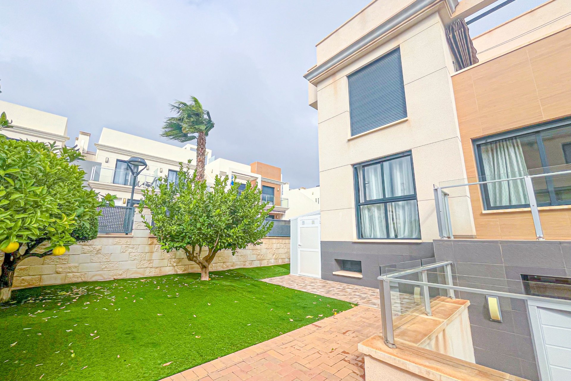 Resale - Villa - Orihuela Costa