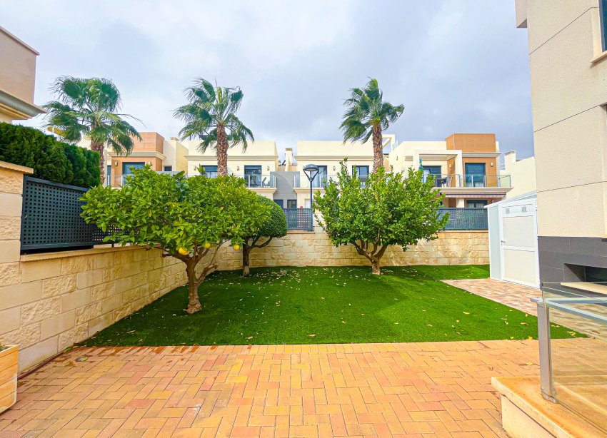 Resale - Villa - Orihuela Costa