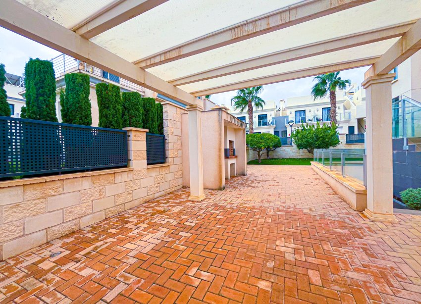 Resale - Villa - Orihuela Costa