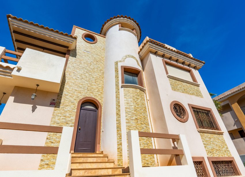 Resale - Villa - Orihuela Costa